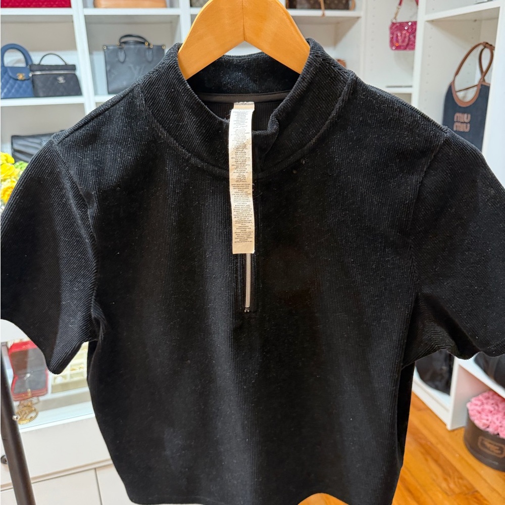 ALO Yoga Black Kids Short Sleeve Tee
